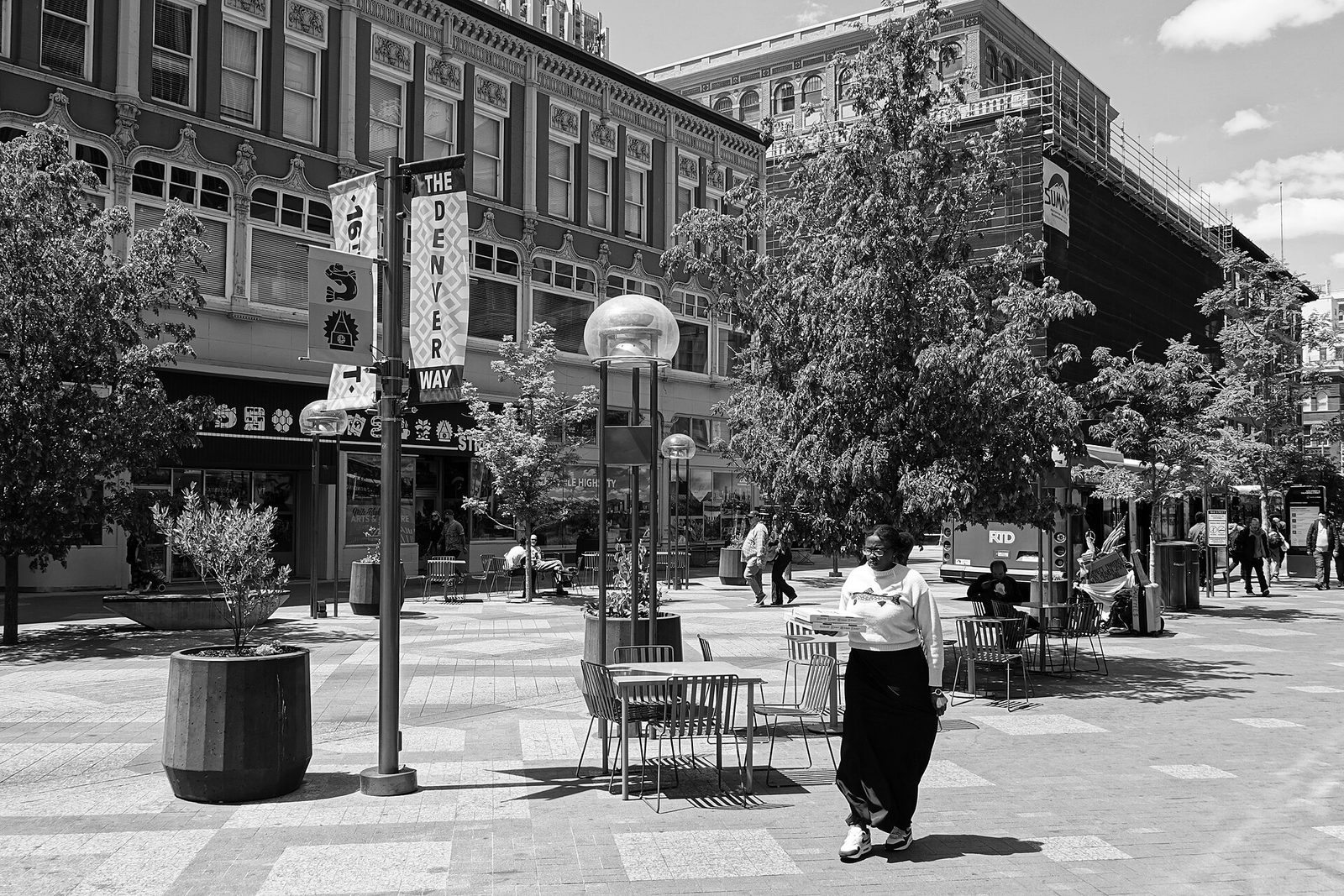 Pedestrians and the shuttle lane on 16th Street in downtown Denver after its reconstruction